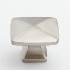 Bronte Knob - This Old House